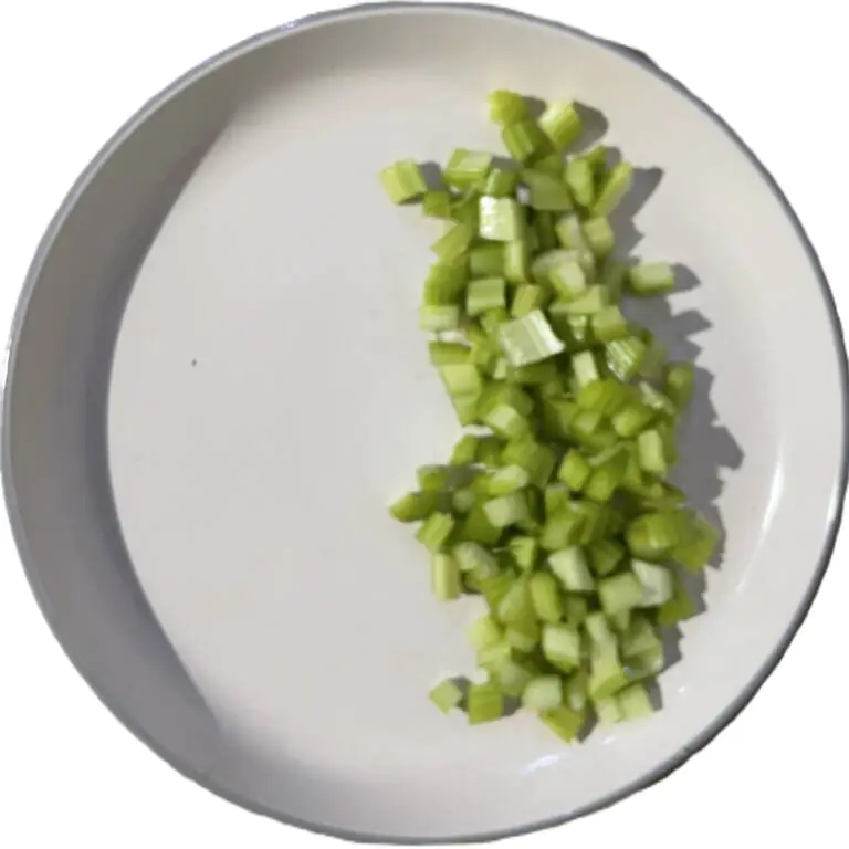 diced celery.webp